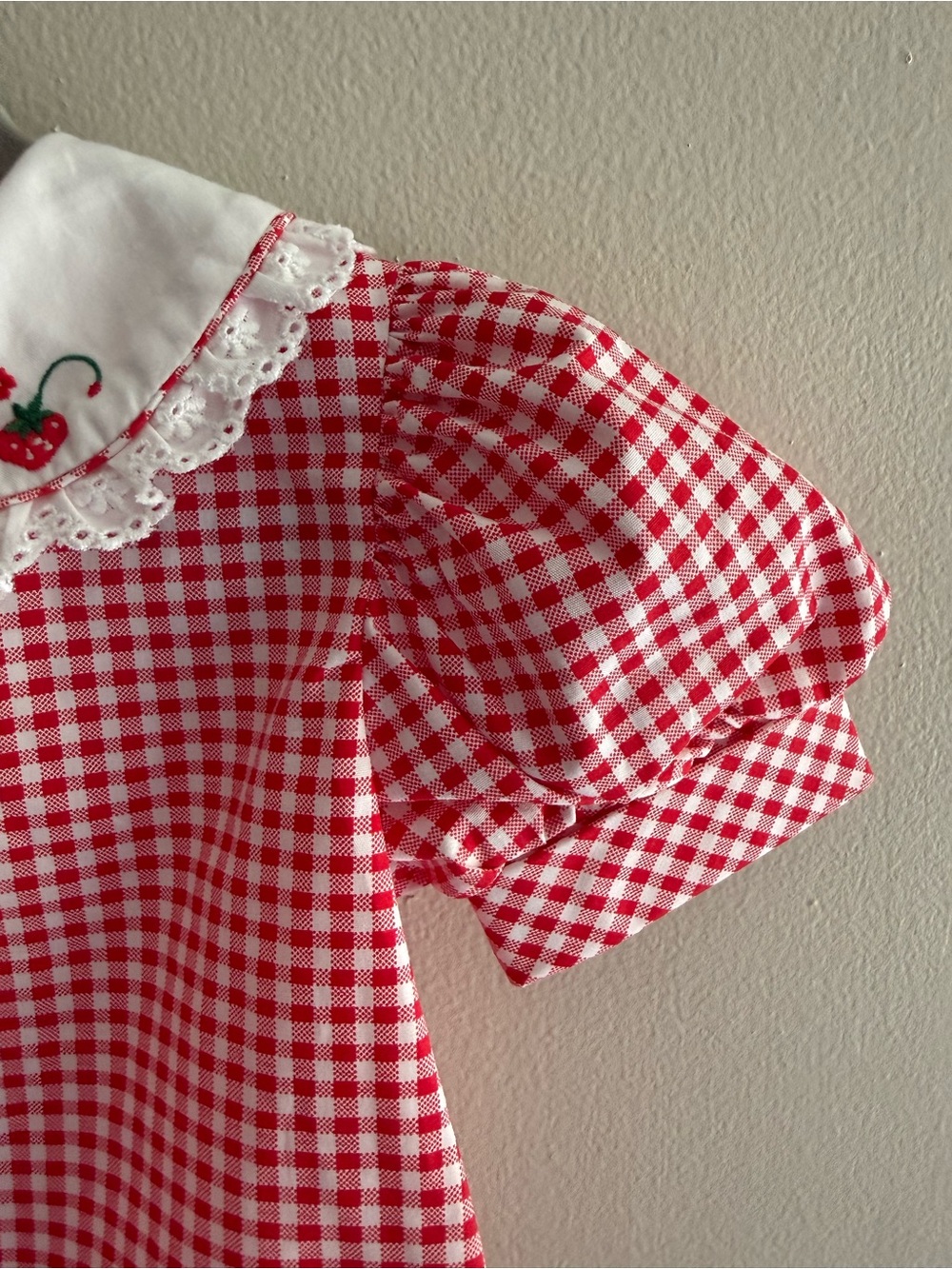 Vintage Paper Tag Strawberry Red White Gingham Shirt Puff Sleeve Lace Collar - Picture 3 of 5